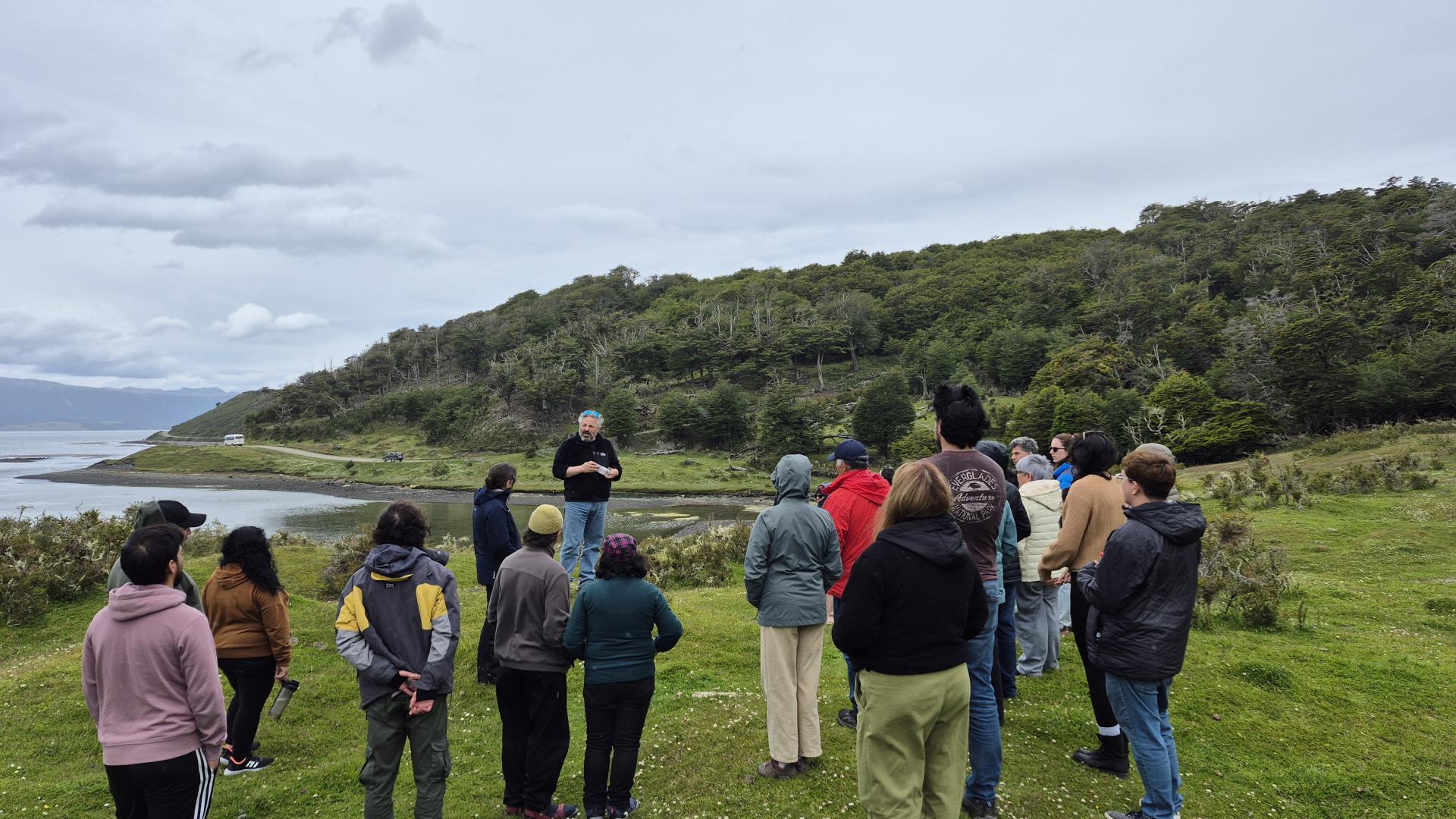  Recorrido por sitios de interés arqueológico y patrimonial de la isla Navarino